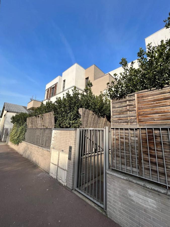 Modern And Bright Near Paris Appartement